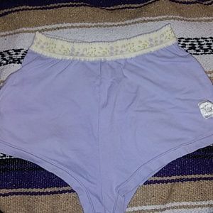 High waisted lilac bed short